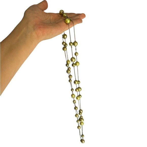 Green Double Layer Beaded Necklace - Picture 2 of 2